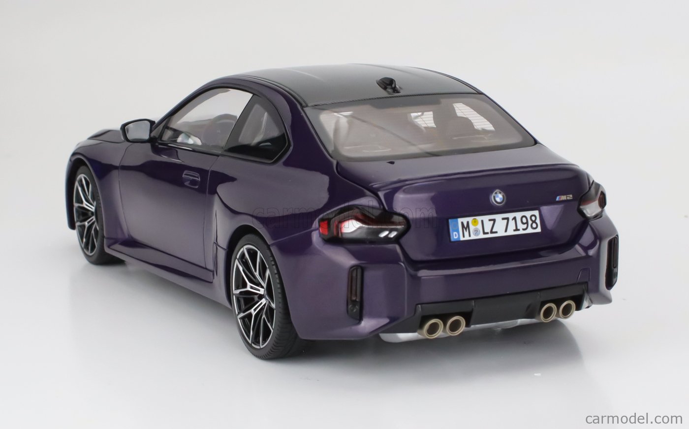 BMW Miniatur M2 (G87), 1:18 (Purple)