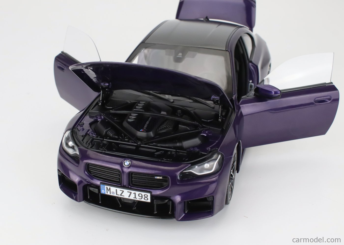 BMW Miniatur M2 (G87), 1:18 (Purple)