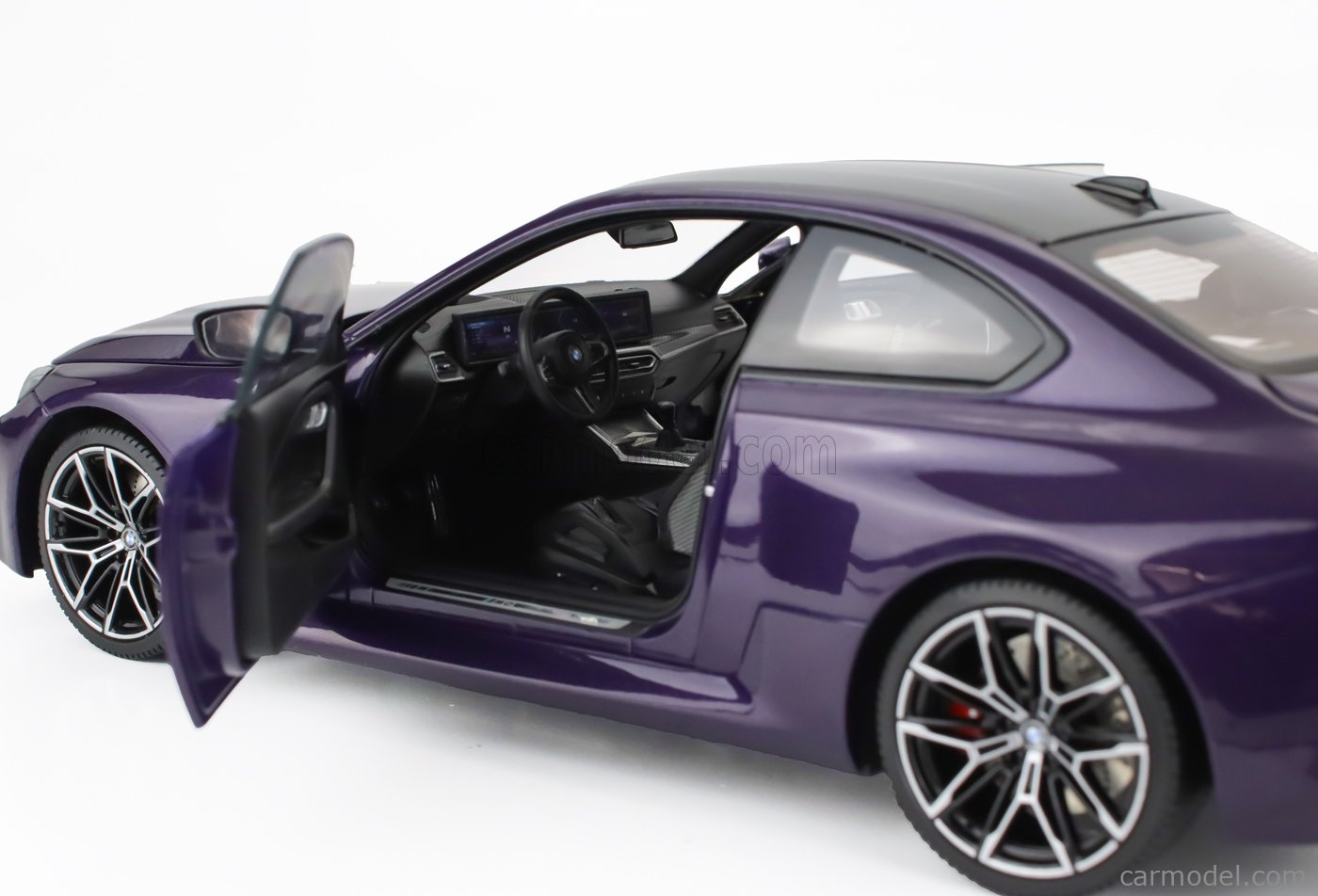 BMW Miniatur M2 (G87), 1:18 (Purple)