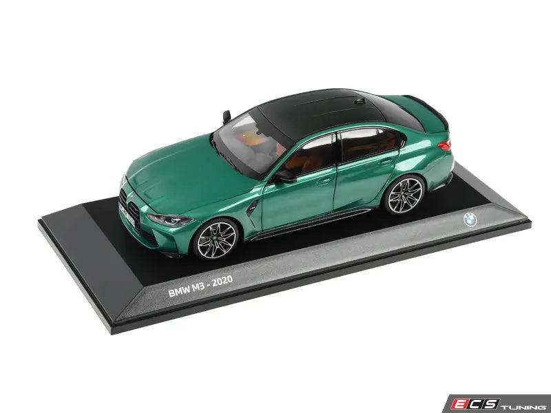 BMW Miniatur M3 (G80), 1:18 (green metallic)
