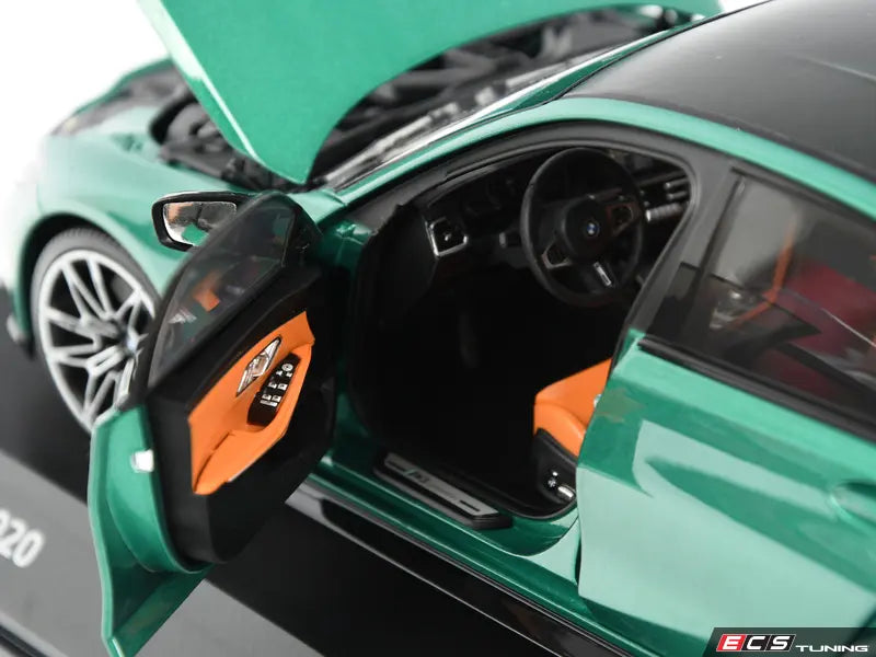 BMW Miniatur M3 (G80), 1:18 (green metallic)