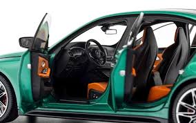 BMW Miniatur M3 (G80), 1:18 (green metallic)